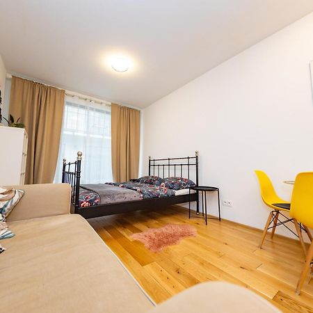 Lovely Studio Apartment, Free Parking 1,55 Hight Praag Buitenkant foto